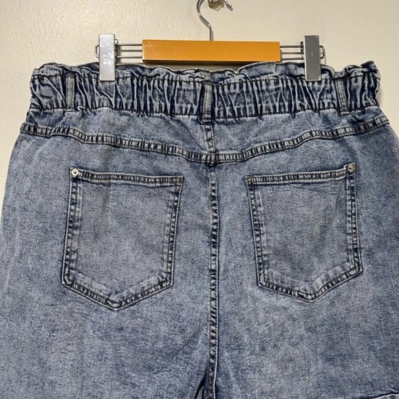 Bershka Paperbag Waist Denim Shorts - Size US 14 - Picture 8 of 9